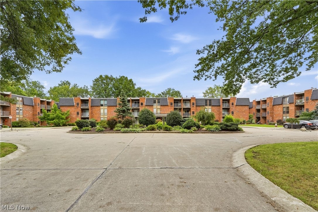 4187 Columbia Road 136