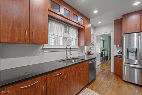 Tiny photo for 2873 Scarborough Road, Cleveland Heights, OH 44118 (MLS # 5178760)