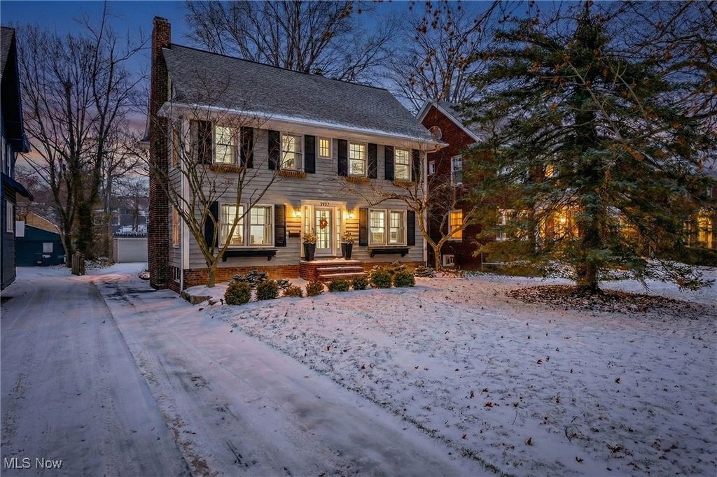 Photo of 2873 Scarborough Road, Cleveland Heights, OH 44118 (MLS # 5178760)