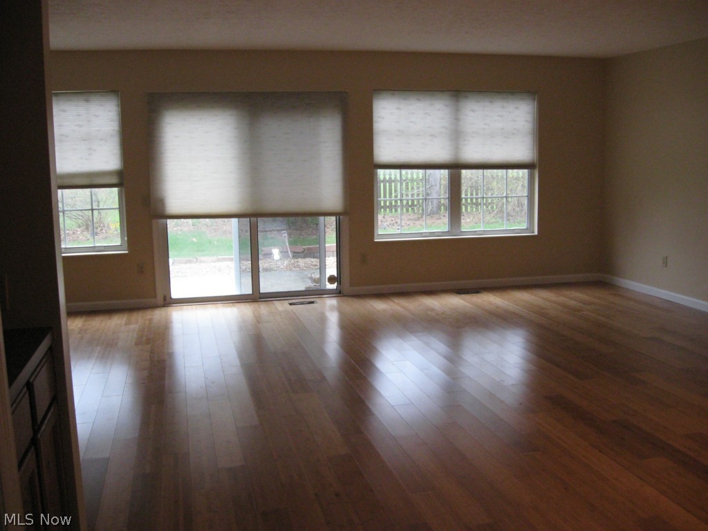 Village Condo/Settlers - Residential