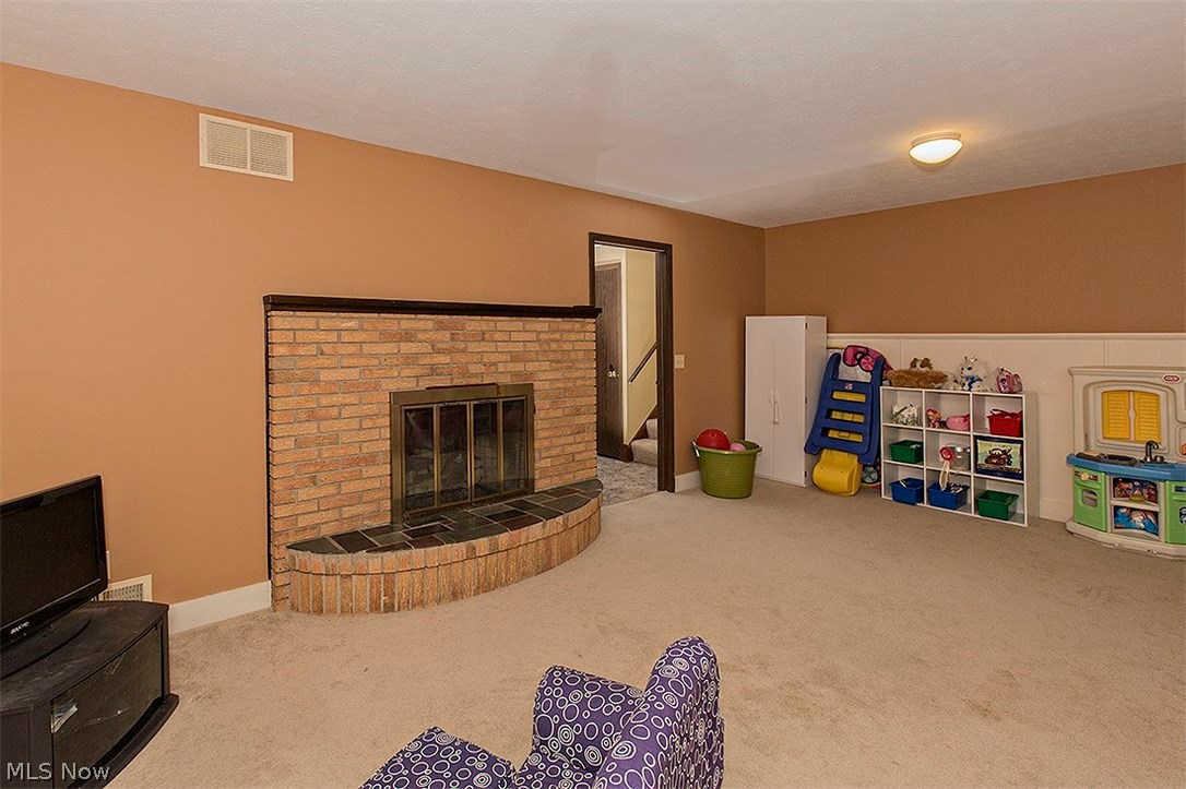 Little Mountain 05 - Residential