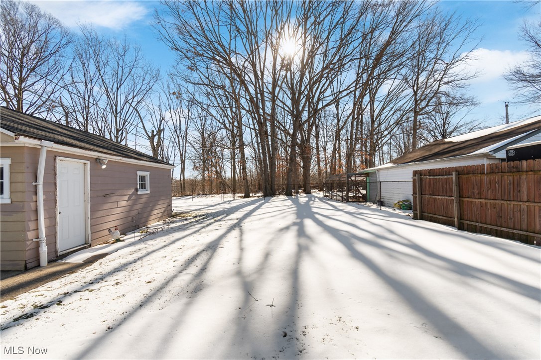 36072 Hillcrest Drive, Eastlake, Ohio image 8