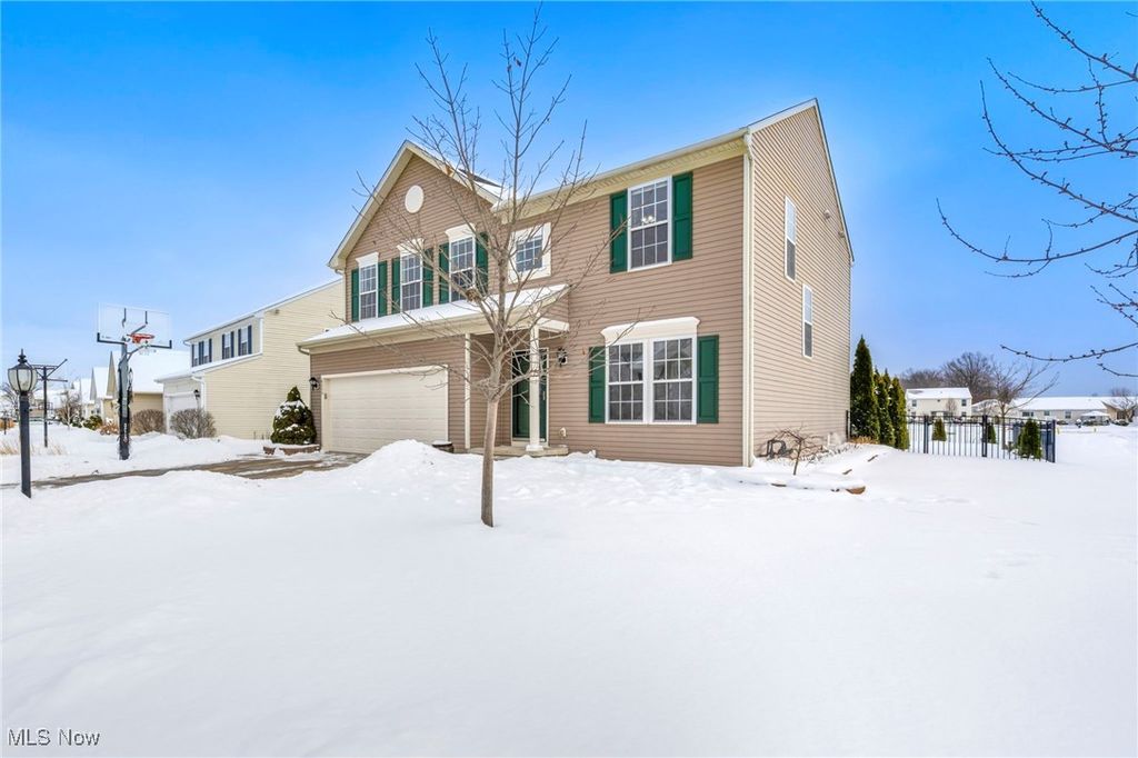 Photo of 6245 W Breezeway Drive, North Ridgeville, OH 44039 (MLS # 5183817)