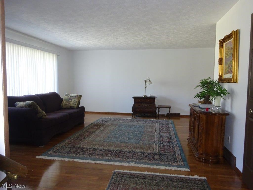 Ashwood Dev Cos Creekwood Sub - Residential