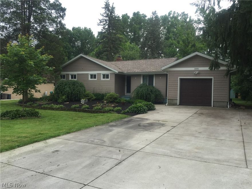 Well maintained 3 bedroom ranch in Howland School District.  Situated on a roomy lot this home has a newer roof (2016), newer siding and newer concrete drive (2015).   Extras include a large deck on the back of the house, an eat-in kitchen with galley work area, waterproofed basement (warranty carries over to new owners) with half bath and a storage shed.