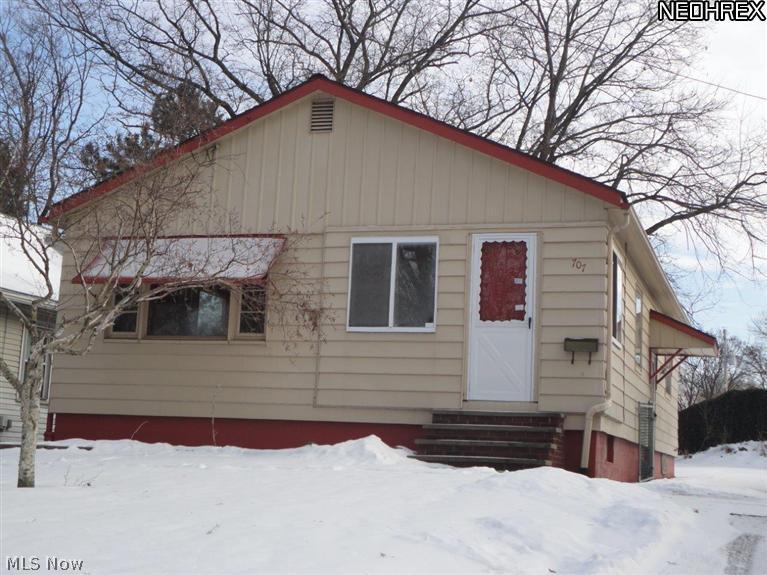 Excellent investment potential! Nice ranch home with 2 br, 1 bath, not a lot to do here - perfect investment or first time owner!