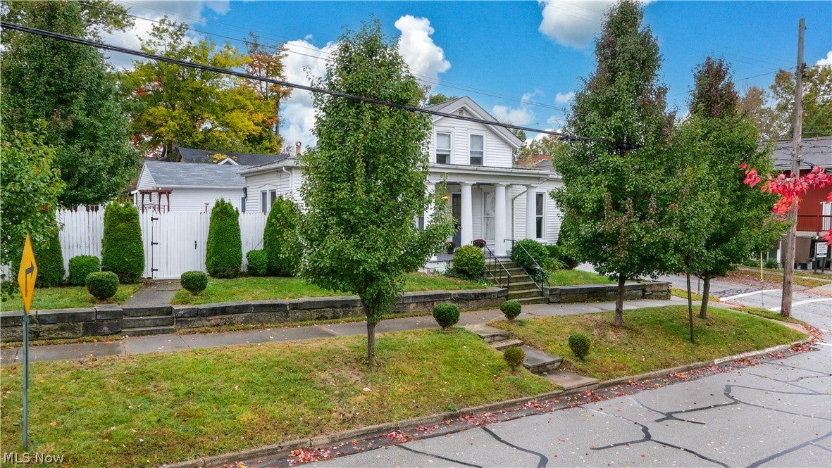 131 N Walnut Street