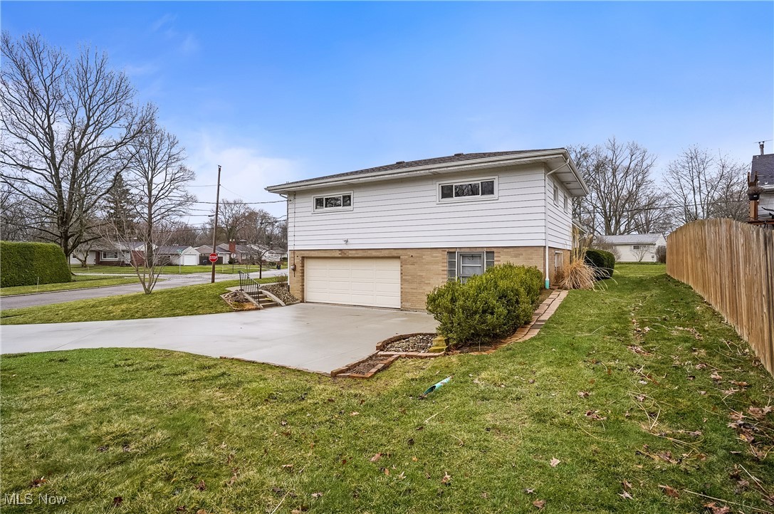 396 Sandhurst Road, Akron, Ohio image 2