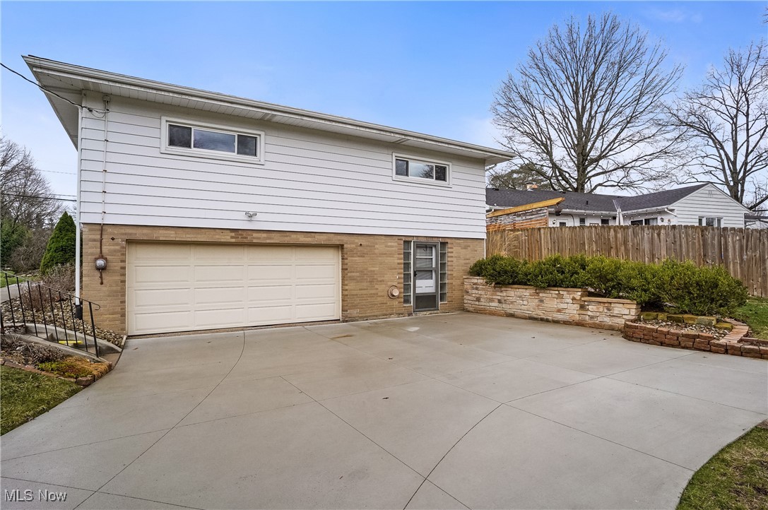 396 Sandhurst Road, Akron, Ohio image 3