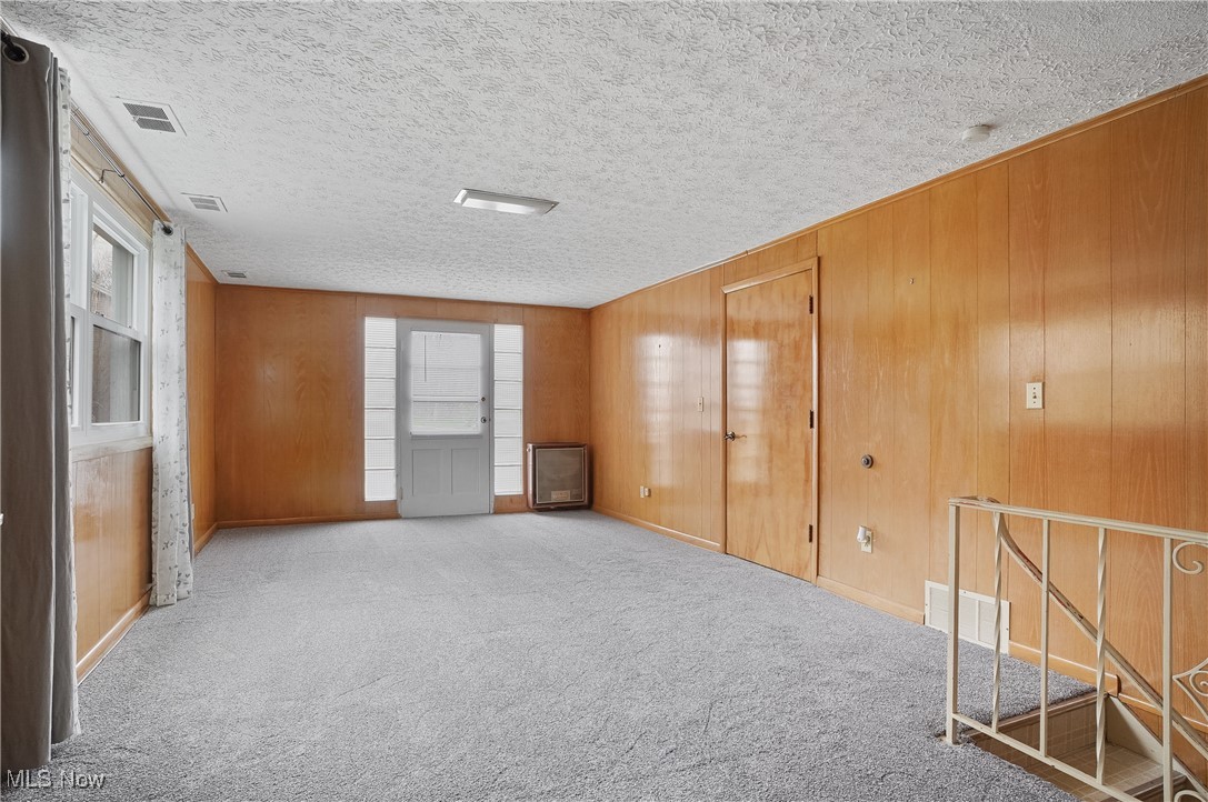 396 Sandhurst Road, Akron, Ohio image 17