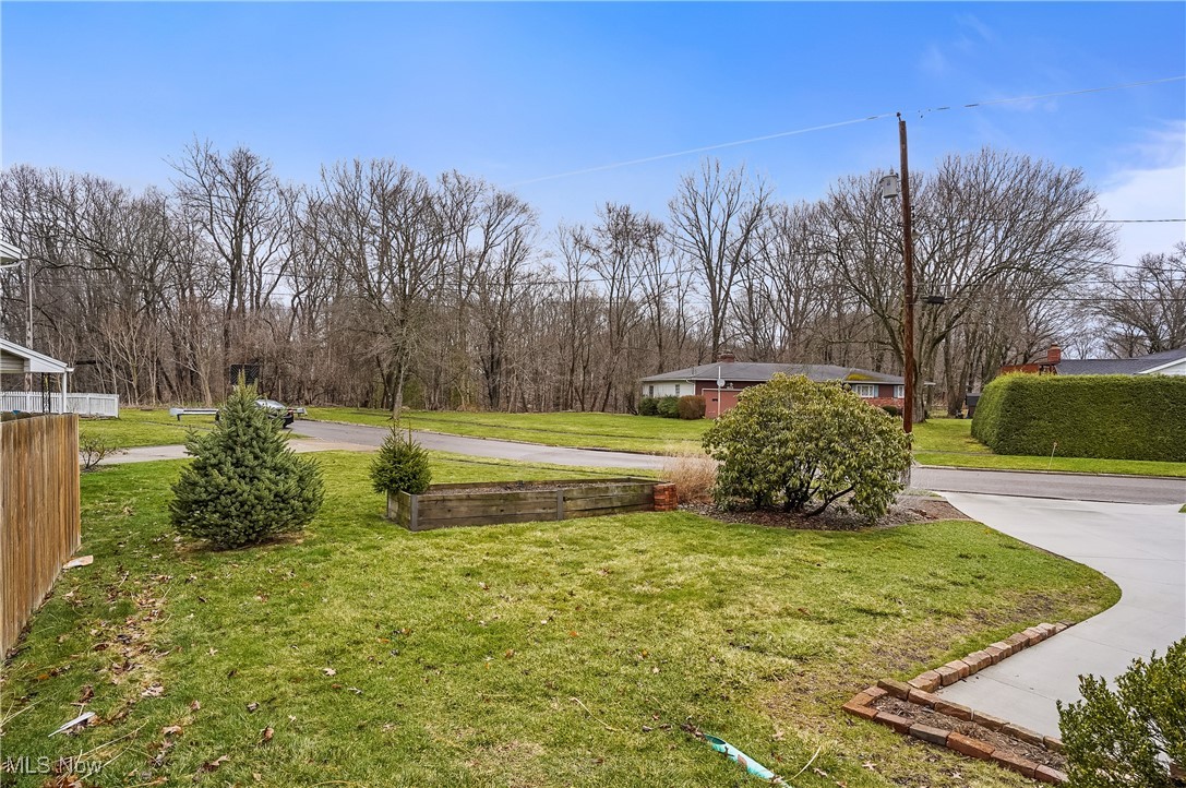 396 Sandhurst Road, Akron, Ohio image 35