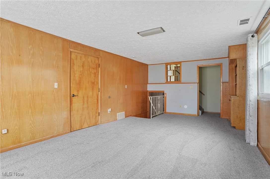 396 Sandhurst Road, Akron, Ohio image 19