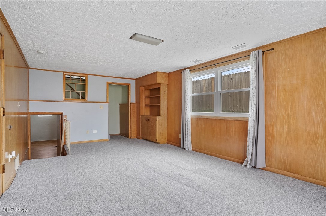 396 Sandhurst Road, Akron, Ohio image 18