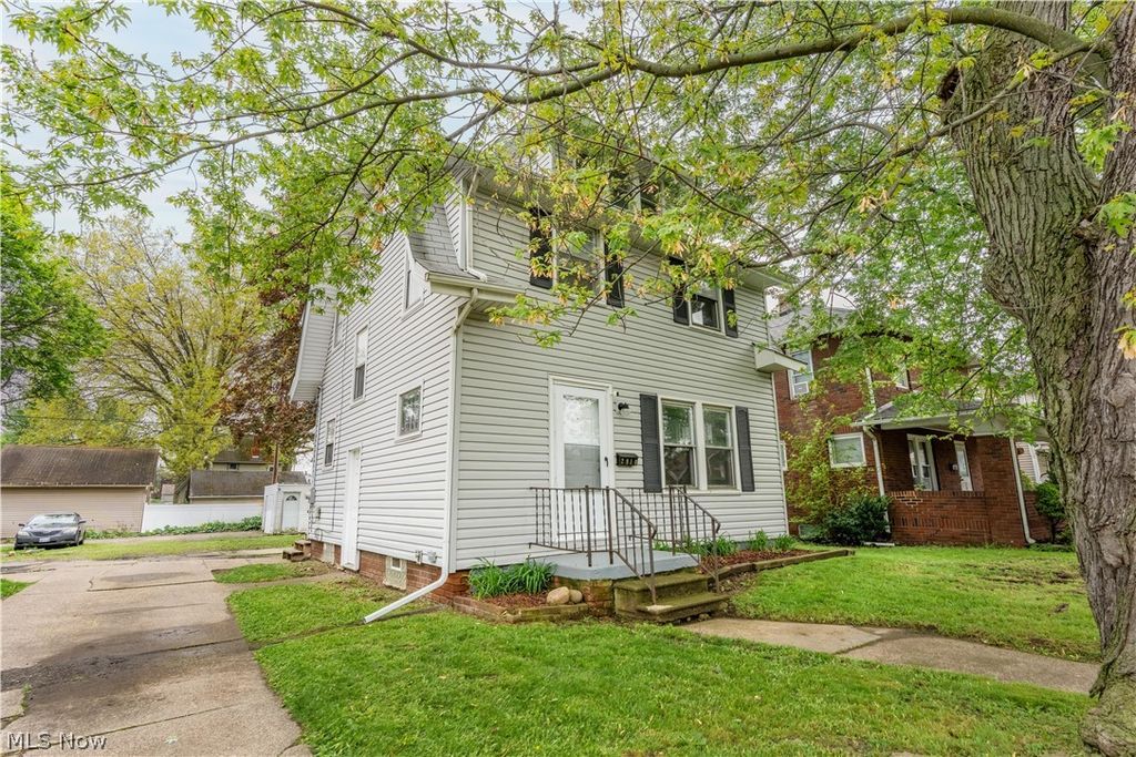 Photo of 2910 13th Street NW, Canton, OH 44708 (MLS # 5205067)