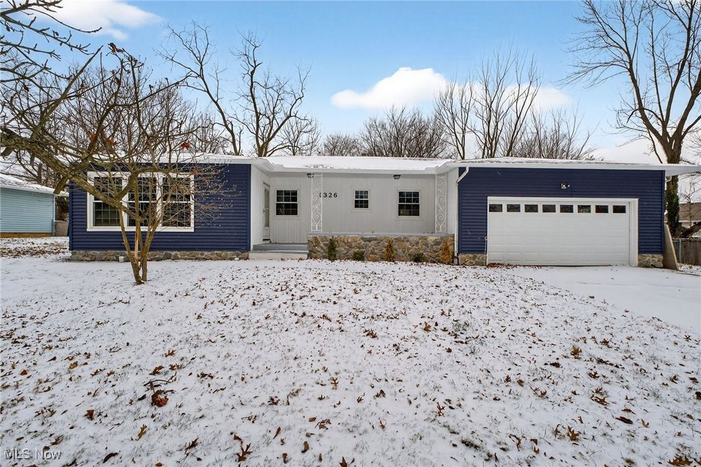 Photo of 1326 Marview Drive, Westlake, OH 44145 (MLS # 5179215)