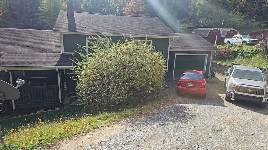 This charming 3B2B home is ready for you to move in! The kitchen and bathrooms have been recently updated, giving the home a fresh and modern feel. Only minor touch-ups are needed no major work required. Perfect for homeowners or investors looking for a great property with minimal effort!