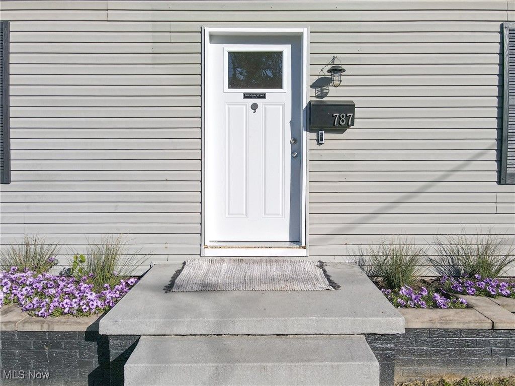 Photo of 787 Austin Avenue, Akron, OH 44306 (MLS # 5166338)