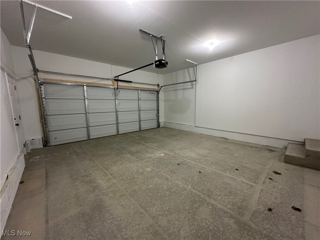 Photo of 3253 Glen Oaks Drive, Youngstown, OH 44511 (MLS # 5182561)