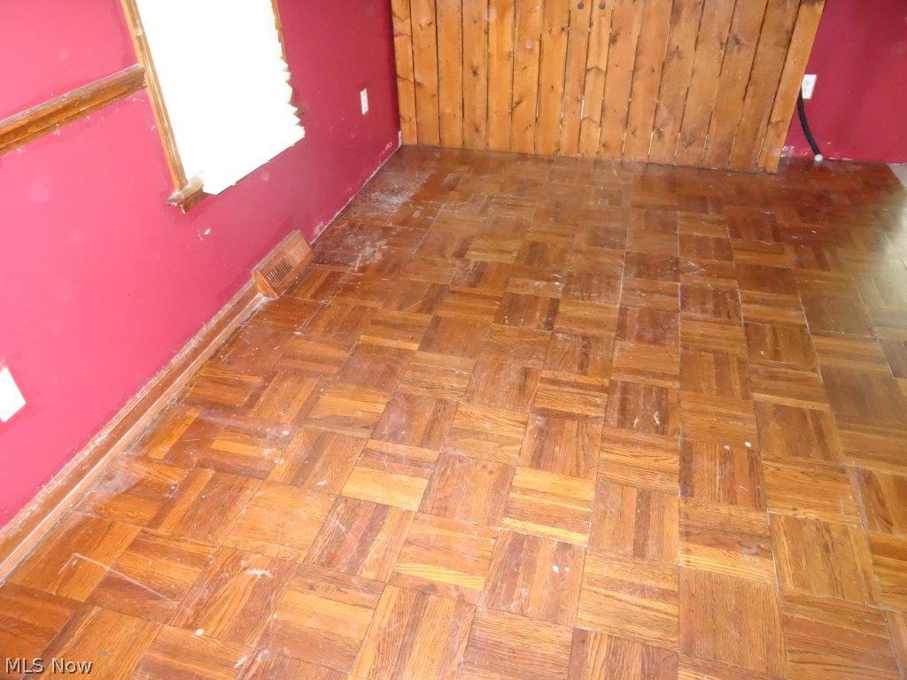 Crestcent Woods - Residential