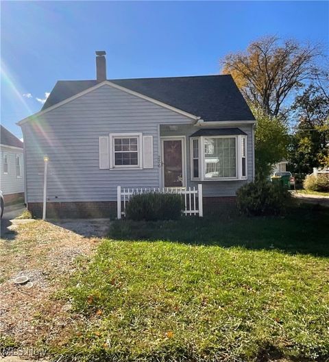 Homes For Sale - 276 E 317 Street<br/> Lake County, Willowick, OH 44095