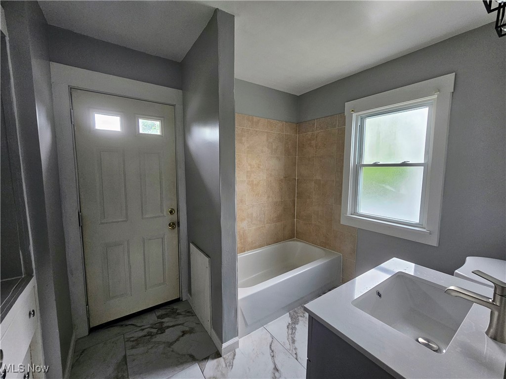 10804 Langton Avenue, Garfield Heights, Ohio image 24