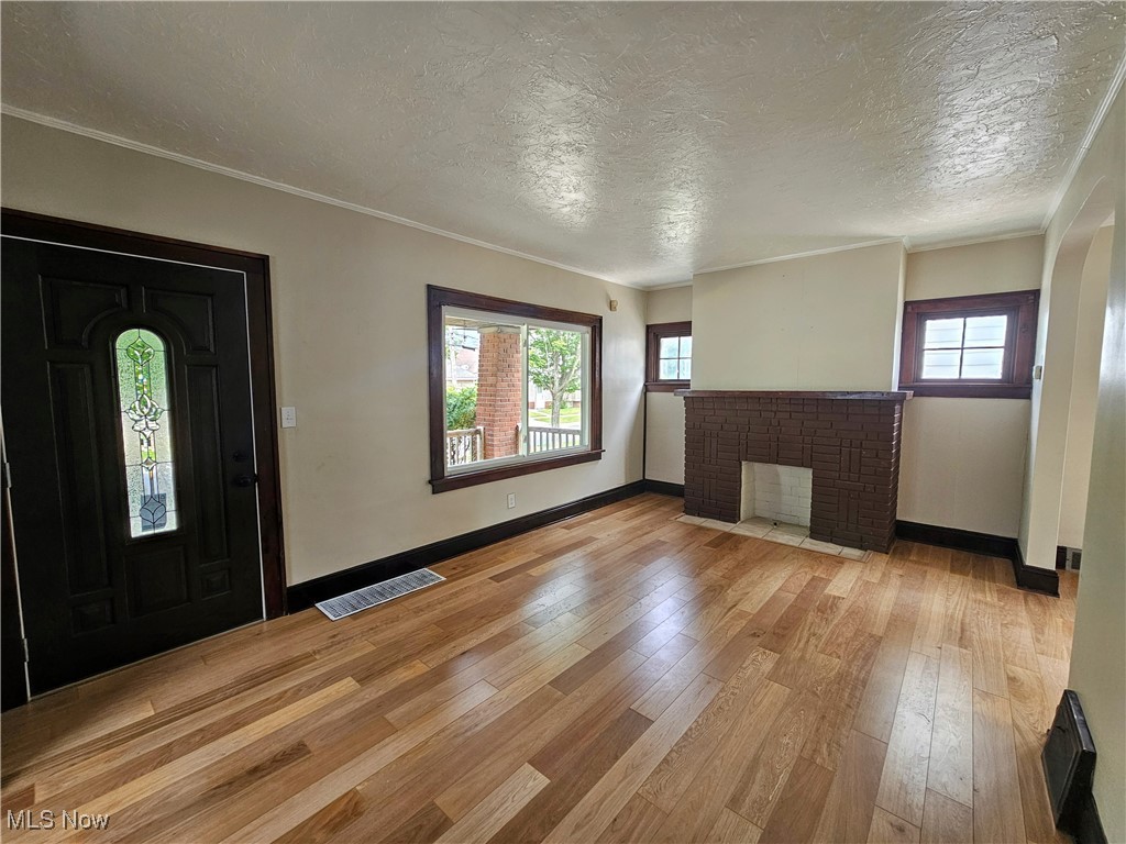 10804 Langton Avenue, Garfield Heights, Ohio image 3