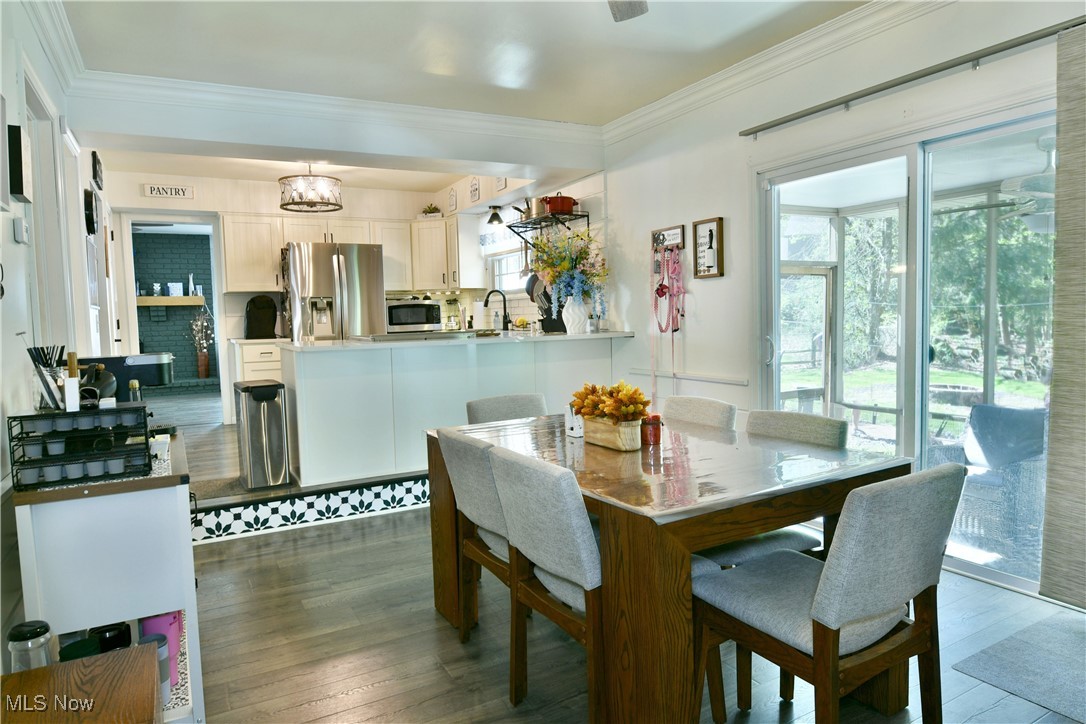 8676 Squirrel Hill Drive, Warren, Ohio image 23