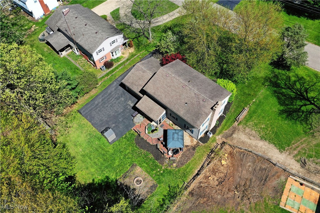 8676 Squirrel Hill Drive, Warren, Ohio image 50