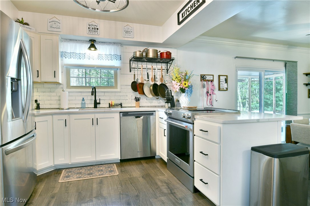 8676 Squirrel Hill Drive, Warren, Ohio image 16