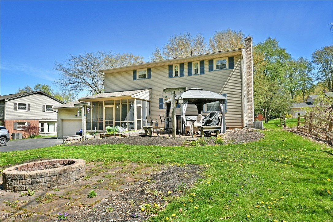 8676 Squirrel Hill Drive, Warren, Ohio image 4