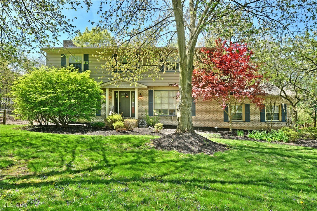 8676 Squirrel Hill Drive, Warren, Ohio image 1