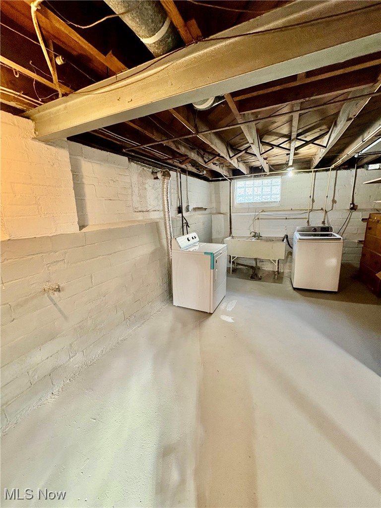 North Euclid Villas - Residential