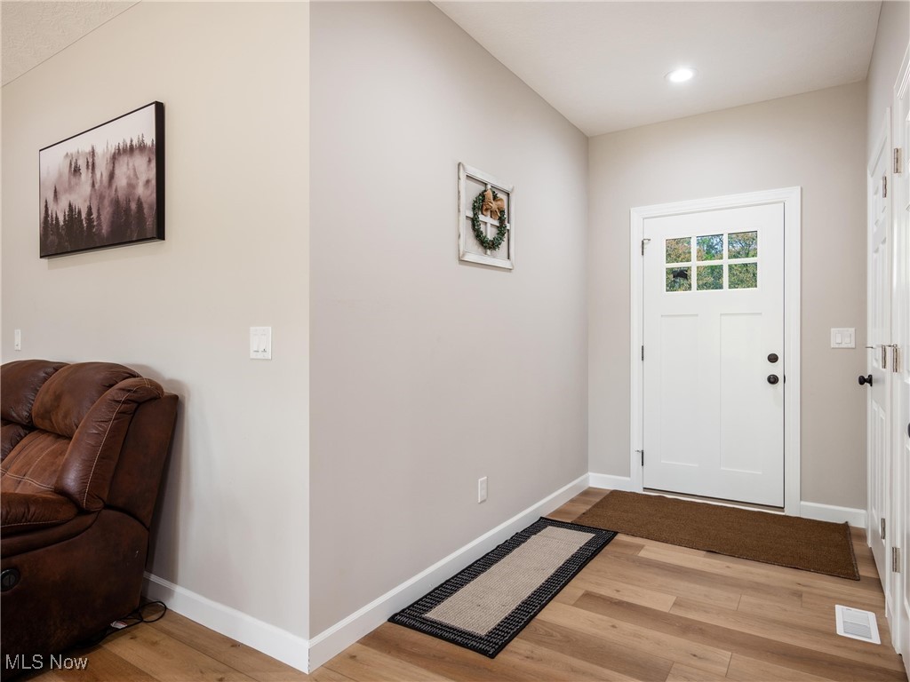 3010 Corbin Drive, Zanesville, Ohio image 2