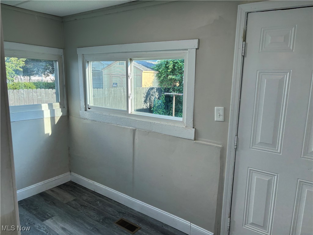 Elletson Adn - Residential