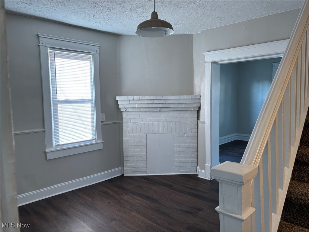 Elletson Adn - Residential