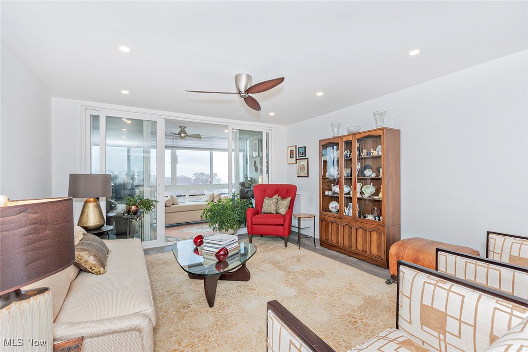 Bonneville Tower Condo - Residential