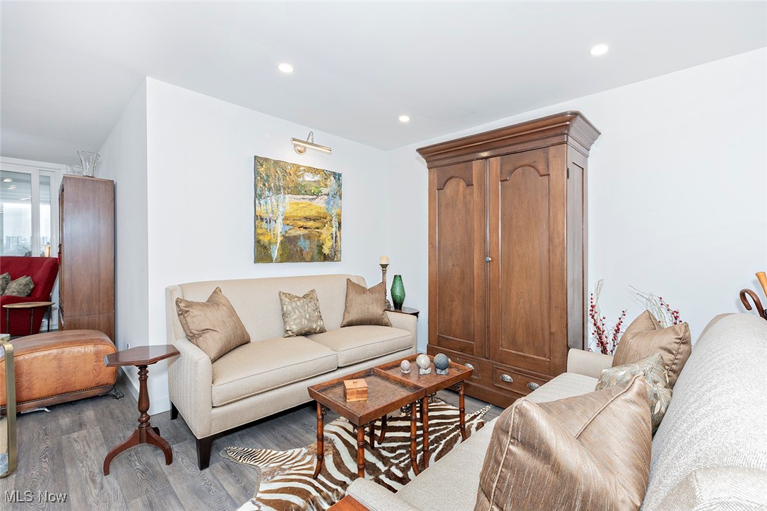 Bonneville Tower Condo - Residential