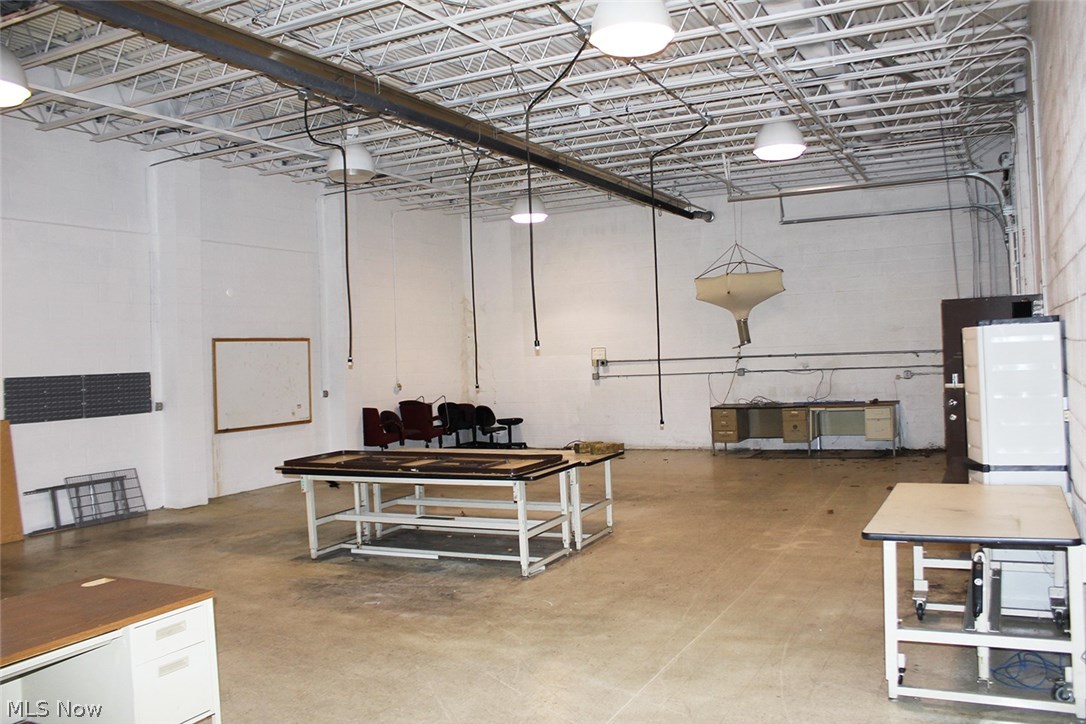 Tuscarawas Park - Commercial Sale