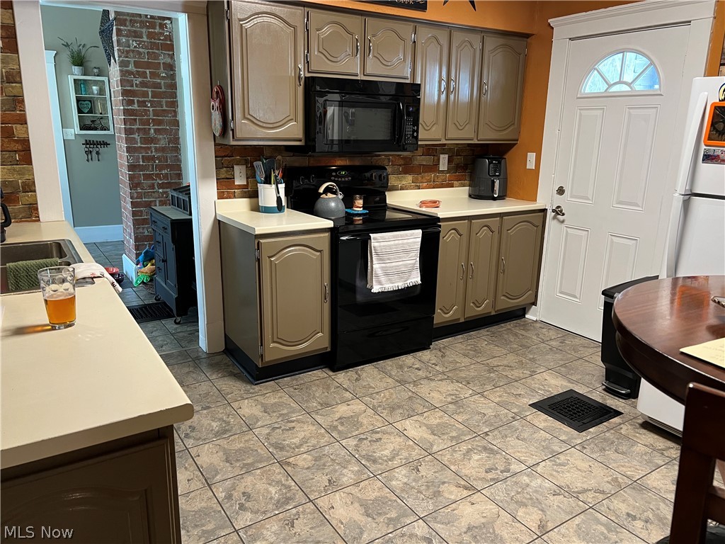 Connecticut Western Reserve - Residential