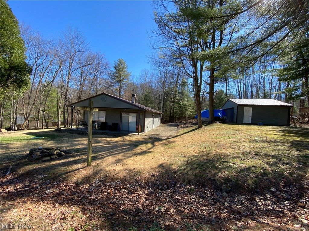 Photo of 2239 Maple Drive SW, Carrollton, OH 44615 (MLS # 5195093)