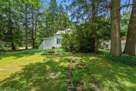 7100 Barton Road, North Olmsted, OH 44070 - #: 5129392