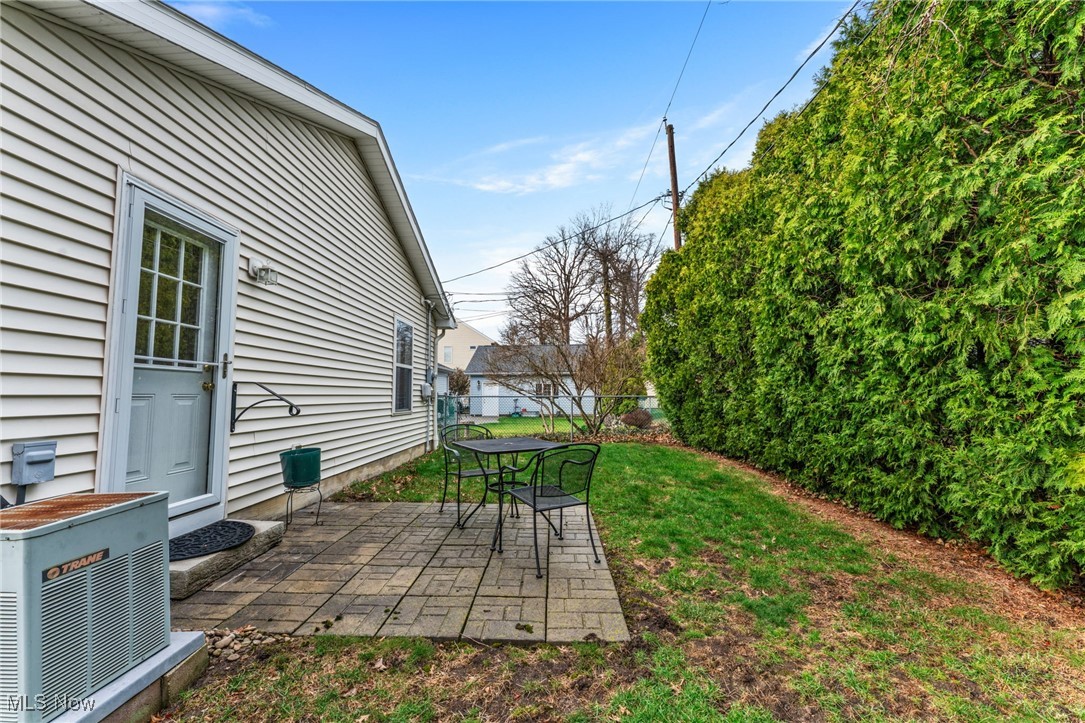 187 Lakewood Drive, Avon Lake, Ohio image 8