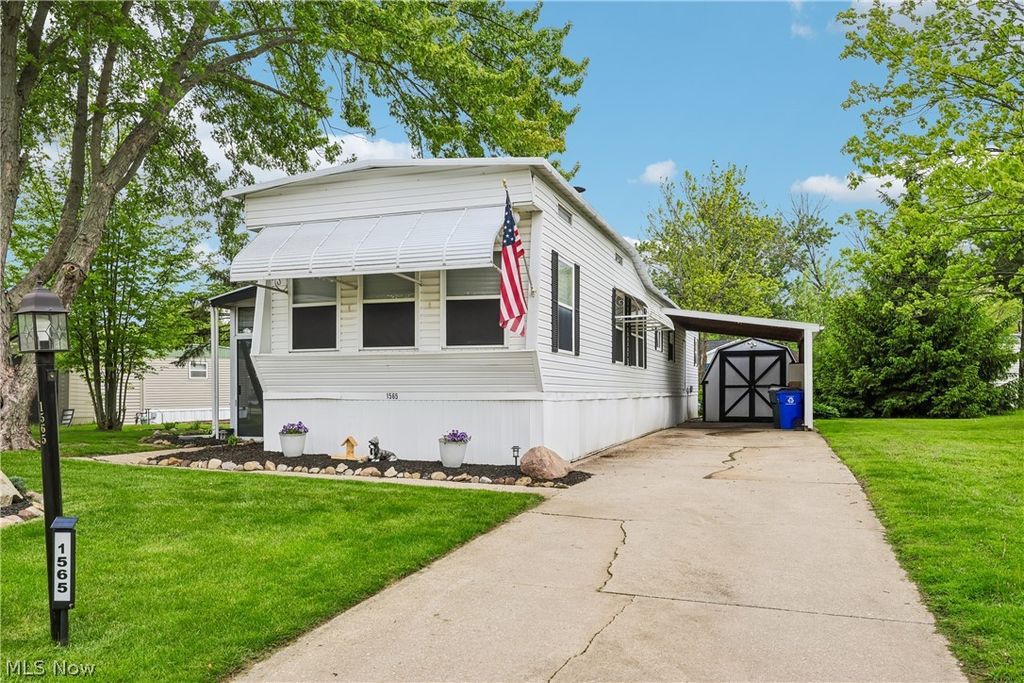 Photo of 1565 Guenevere Street, Streetsboro, OH 44241 (MLS # 5210965)