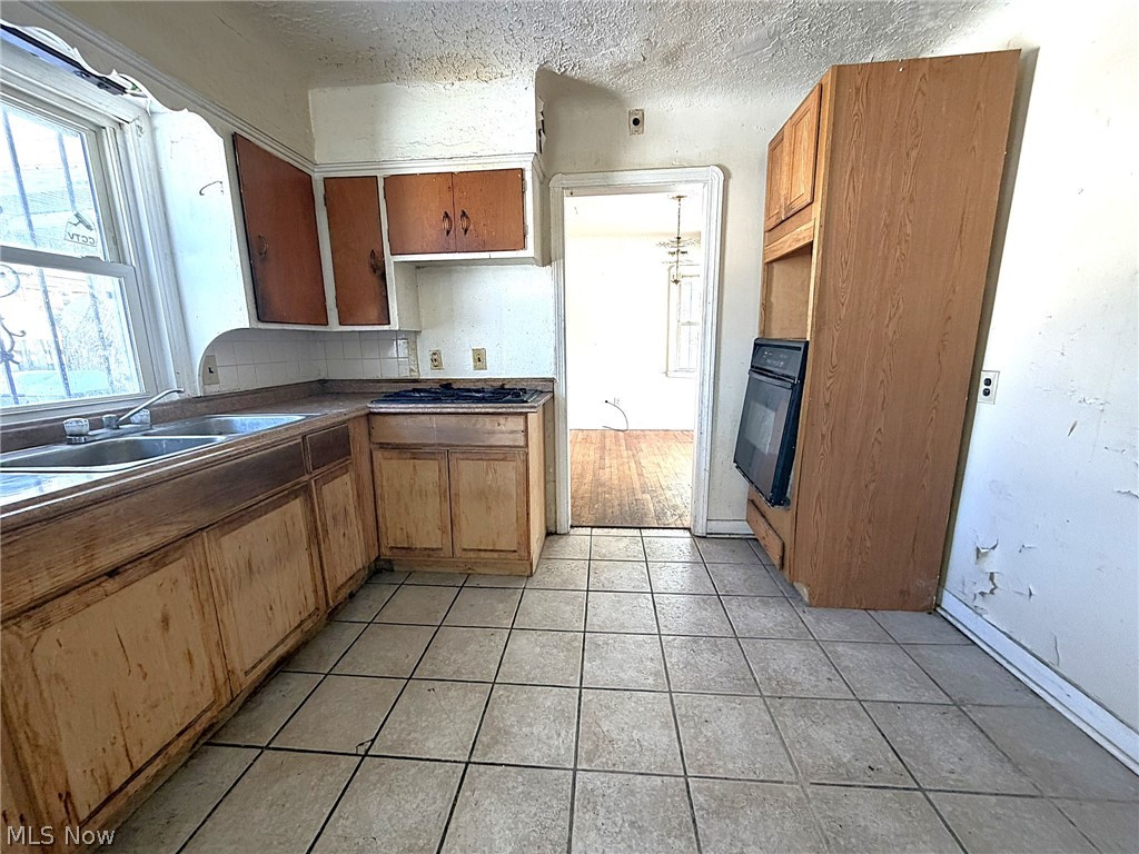 16707 Stockbridge Avenue