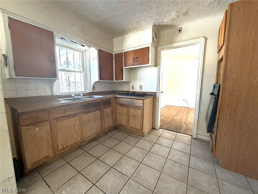 16707 Stockbridge Avenue