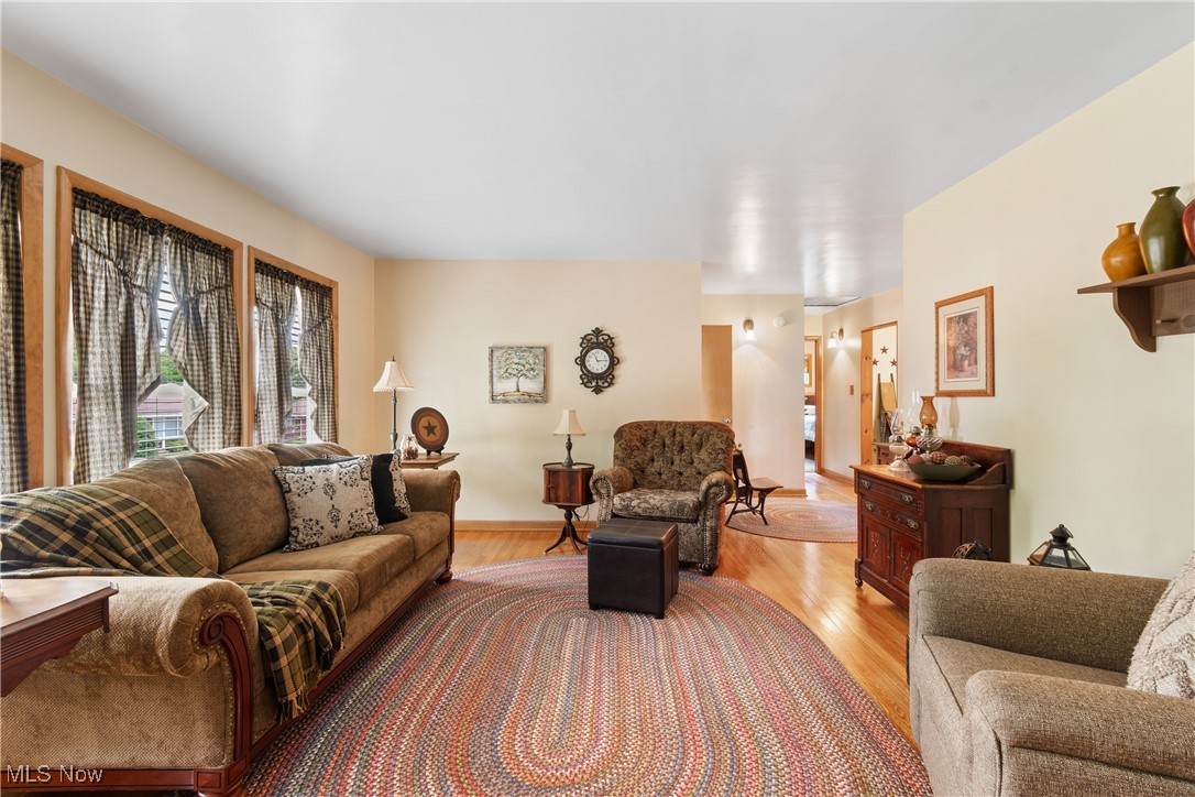2184 Lynn Drive, Akron, Ohio image 4