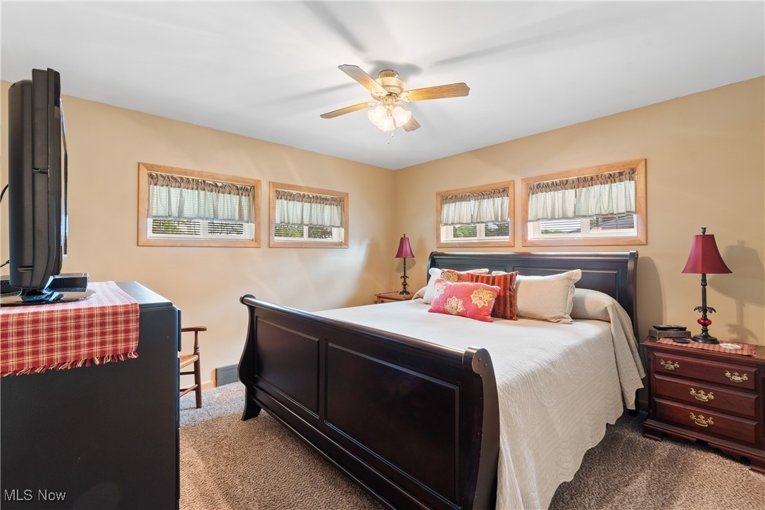 2184 Lynn Drive, Akron, Ohio image 13