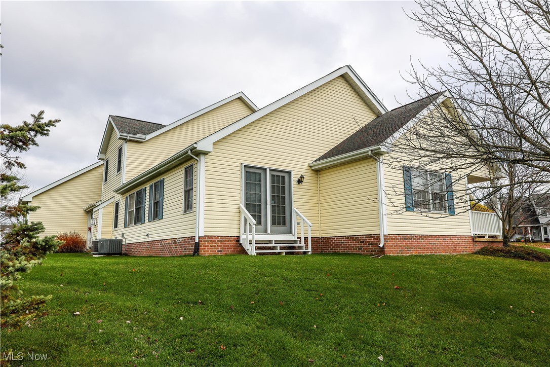 Macintosh Farms Condo 02 - Residential