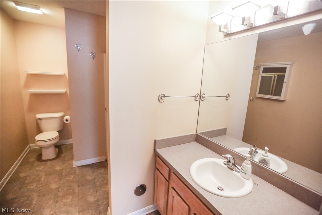 Macintosh Farms Condo 02 - Residential