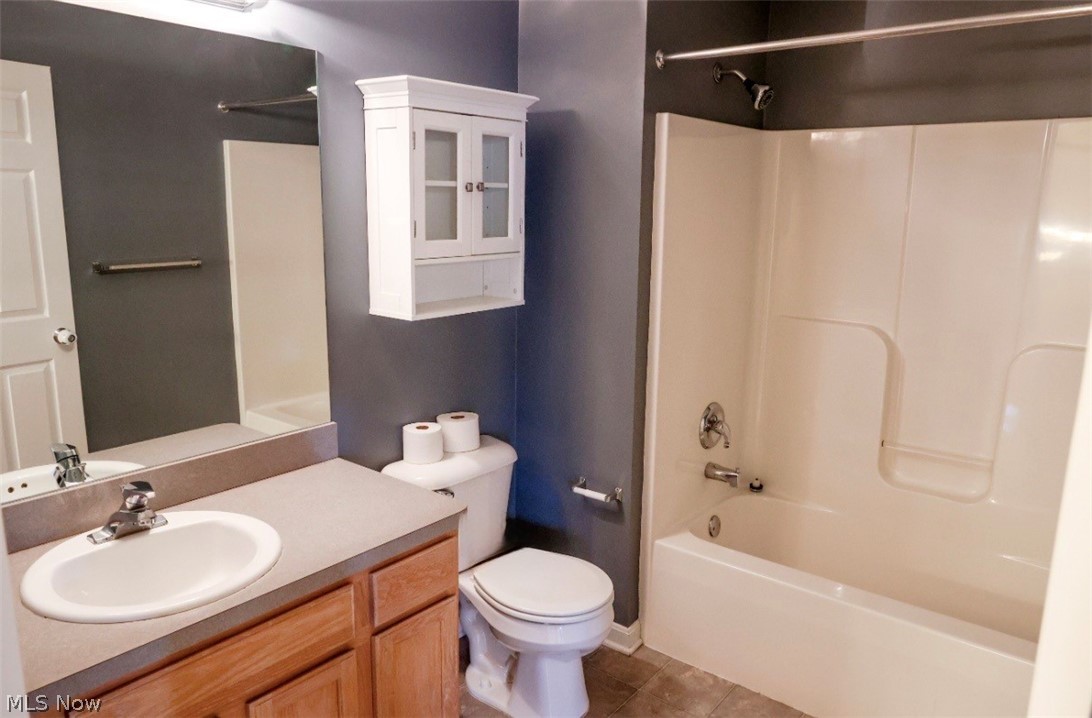 Macintosh Farms Condo 02 - Residential